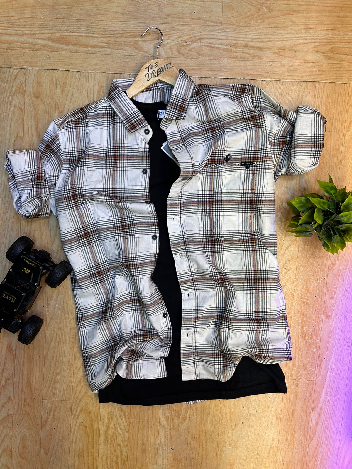 Checkered cut casual shirt