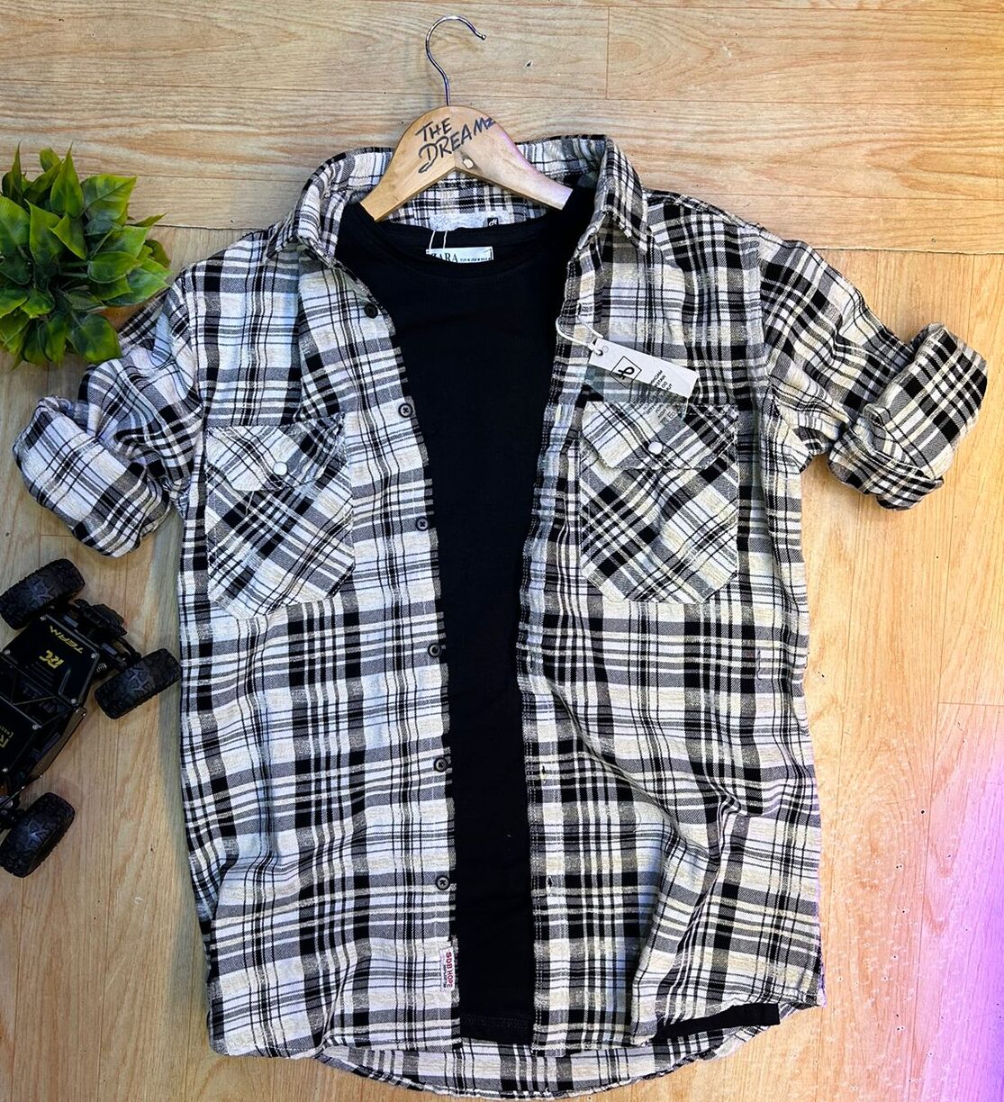 casual shirt with Black and white
